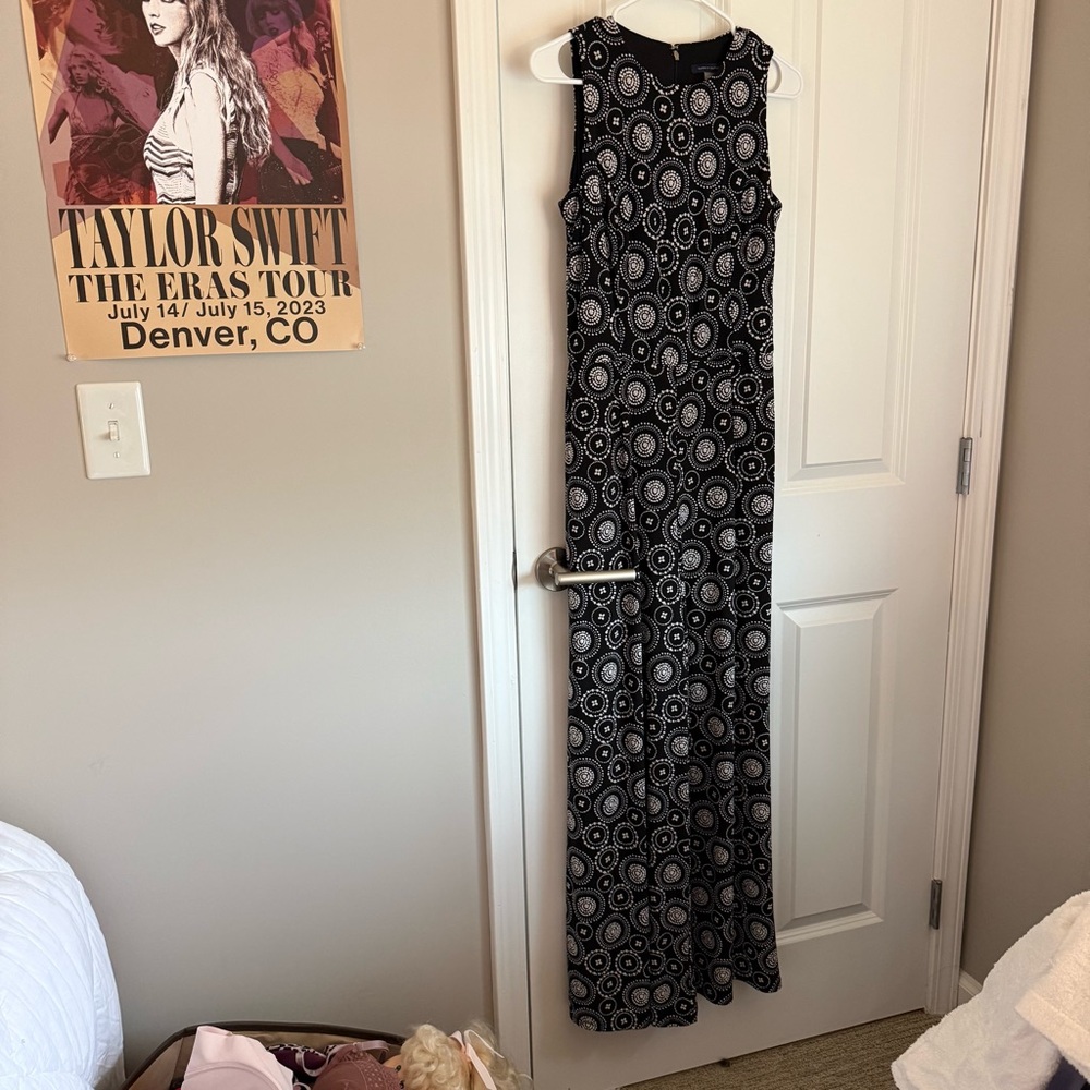 Tommy Hilfiger Black and White Patterned Sleeveless Wide-Leg Jumpsuit. Size 4.